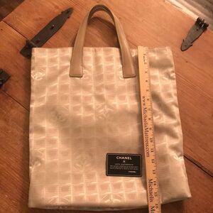 🌟Chanel beige Travel tote great condition